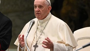 Papa Francesco: Un infermiere mi ha salvato la vita